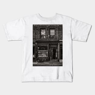 No 940 Queen St E 2 Kids T-Shirt